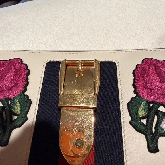 Gucci Sylvie Floral Embroidered Zip Around Wallet Ivory Leather Web Stripe - Picture 13 of 13